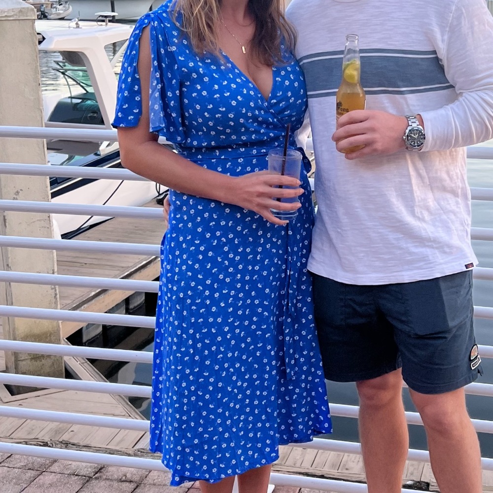 Blue and white floral wrap, dress blues